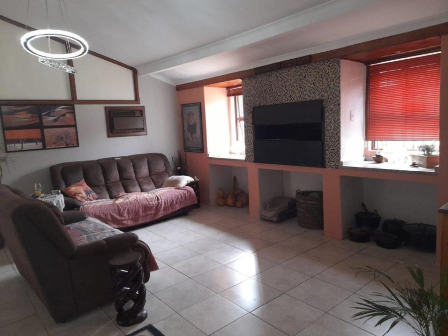 4 Bedroom Property for Sale in Amandelrug Western Cape